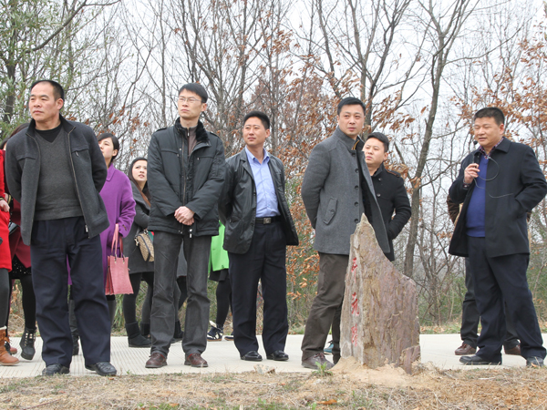 浉河區(qū)工會(huì)領(lǐng)導(dǎo)蒞臨廣義茶葉印象園參觀指導(dǎo)工作